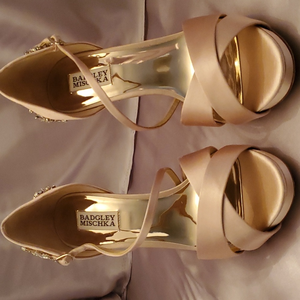 BADGLEY MISCHKA GOLDEN EMBELLISHED SATIN PUMPS